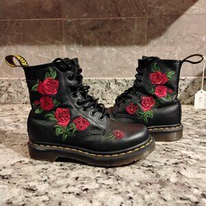 Dr. Martens Women's 6 Hole Boots Size 5